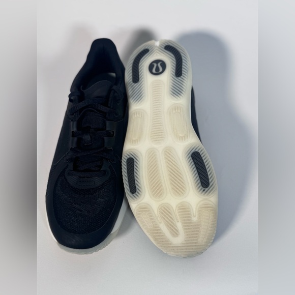 NWOB Lululemon Women's Strongfeel Training Shoe - Picture 5 of 7